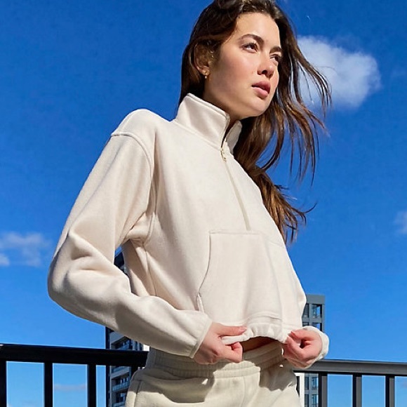 ARITZIA TNA CROPPED FLEECE CREAM SWEATER - Picture 6 of 6